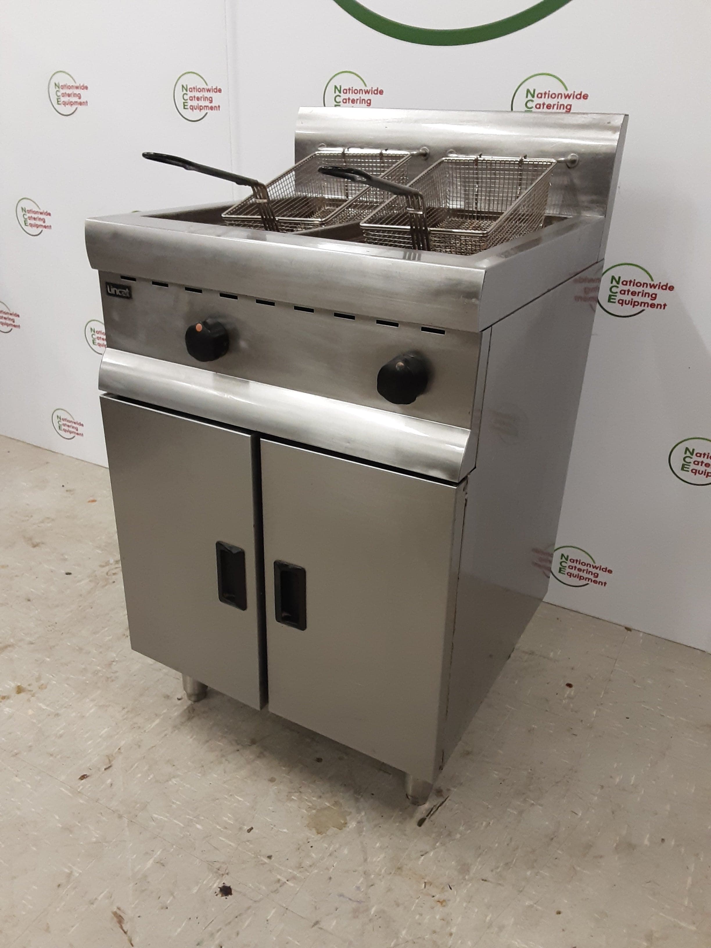 Lincat Silverlink LPG Twin Tank Fryer, Model- J10 (NCE4394) — image 3