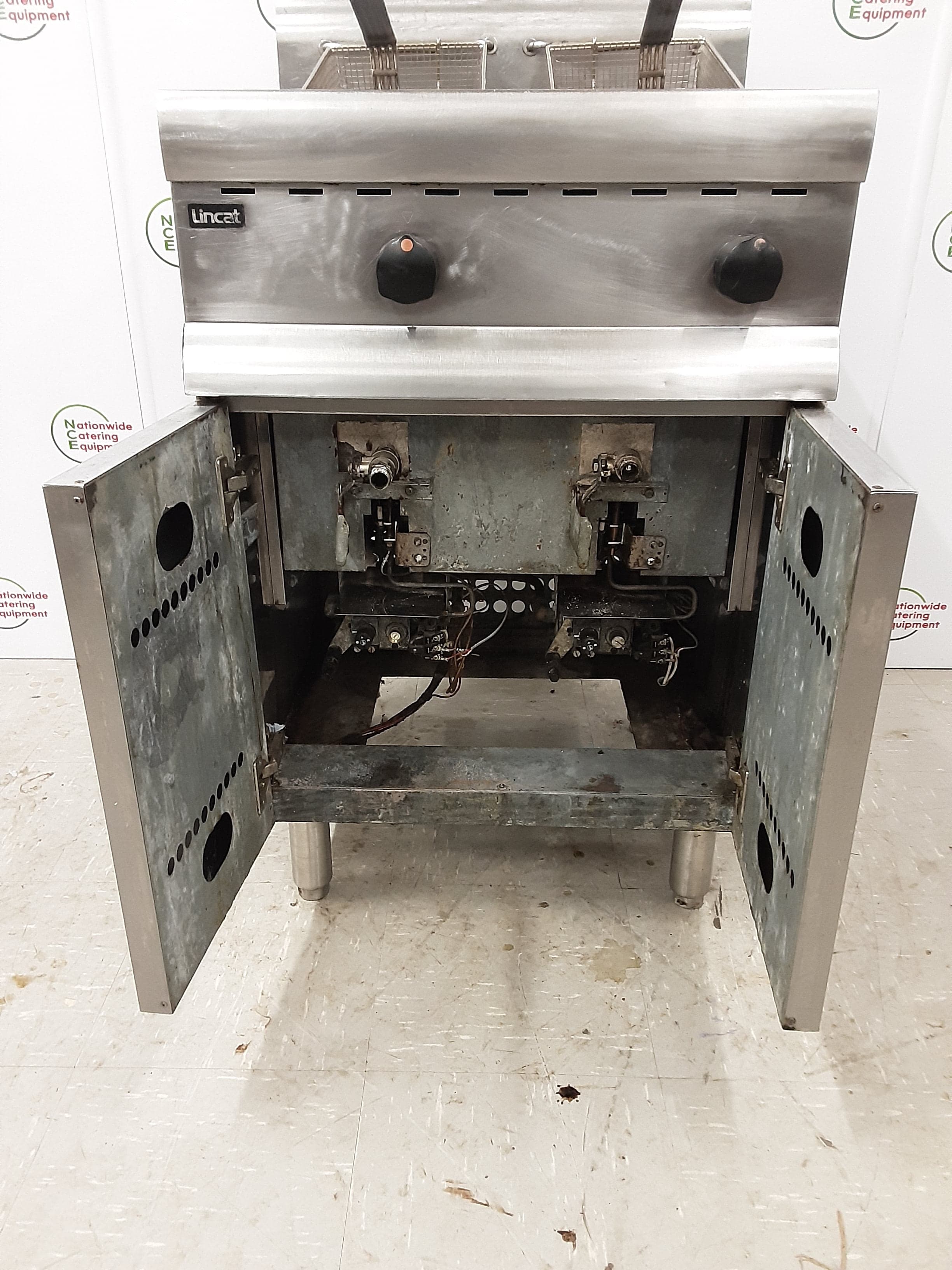 Lincat Silverlink LPG Twin Tank Fryer, Model- J10 (NCE4394) — image 6