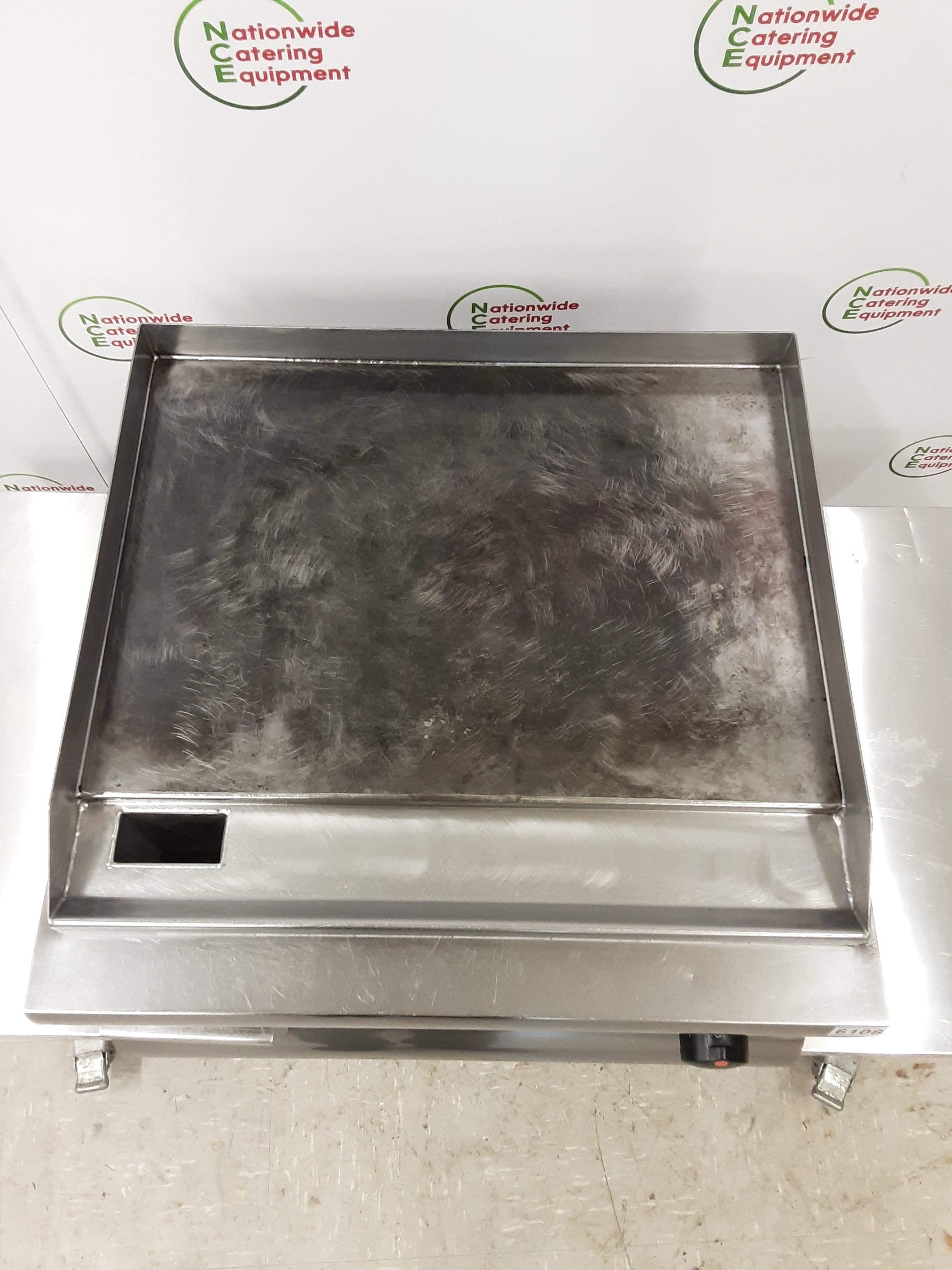 Lincat 60cm Tabletop Electric Griddle, 13Amp, Model- GS6 (NCE6108) — image 2