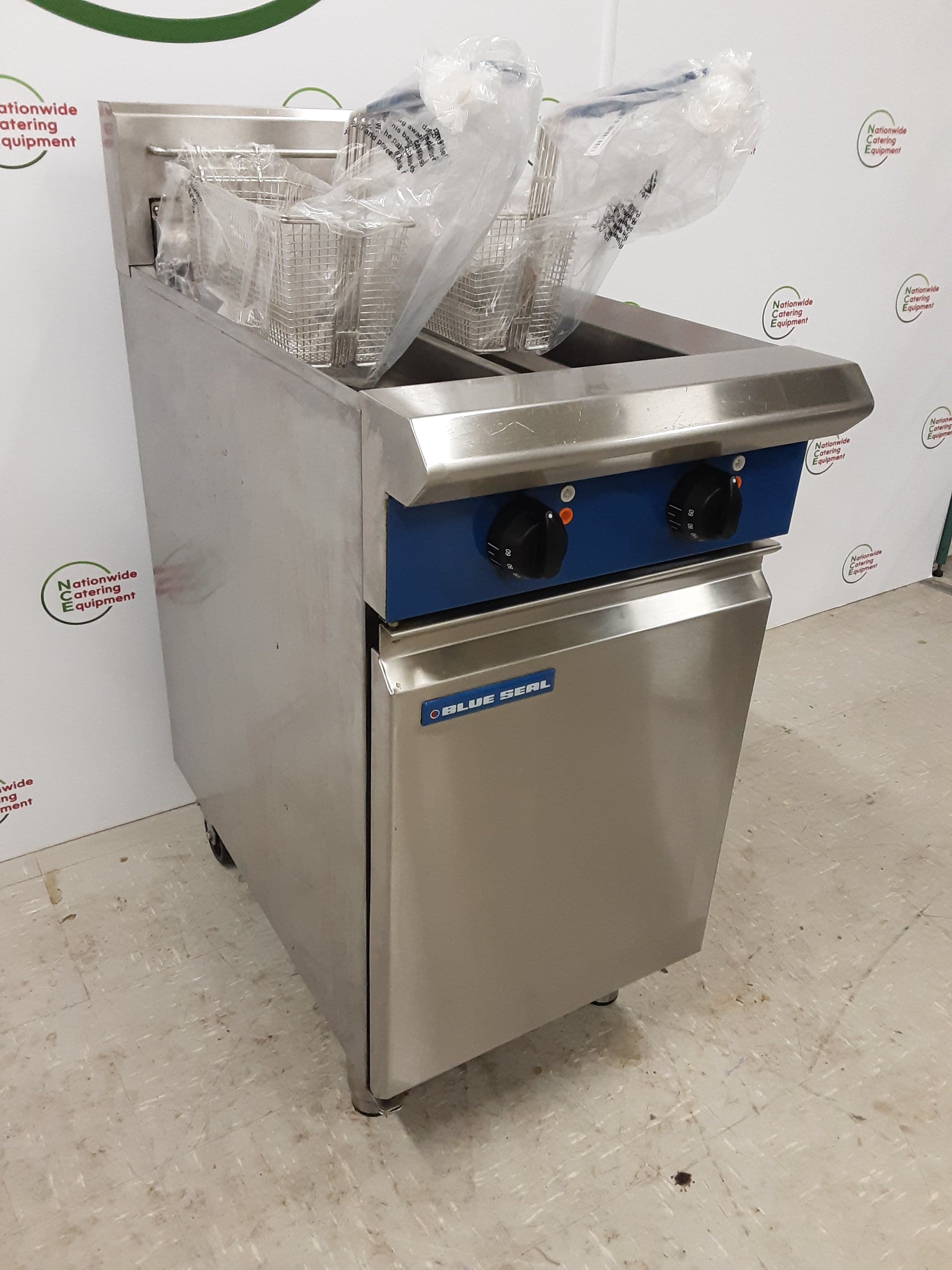 Blueseal Twin Tank Electric Fryer, Model- E44 (NCE6123) — image 4