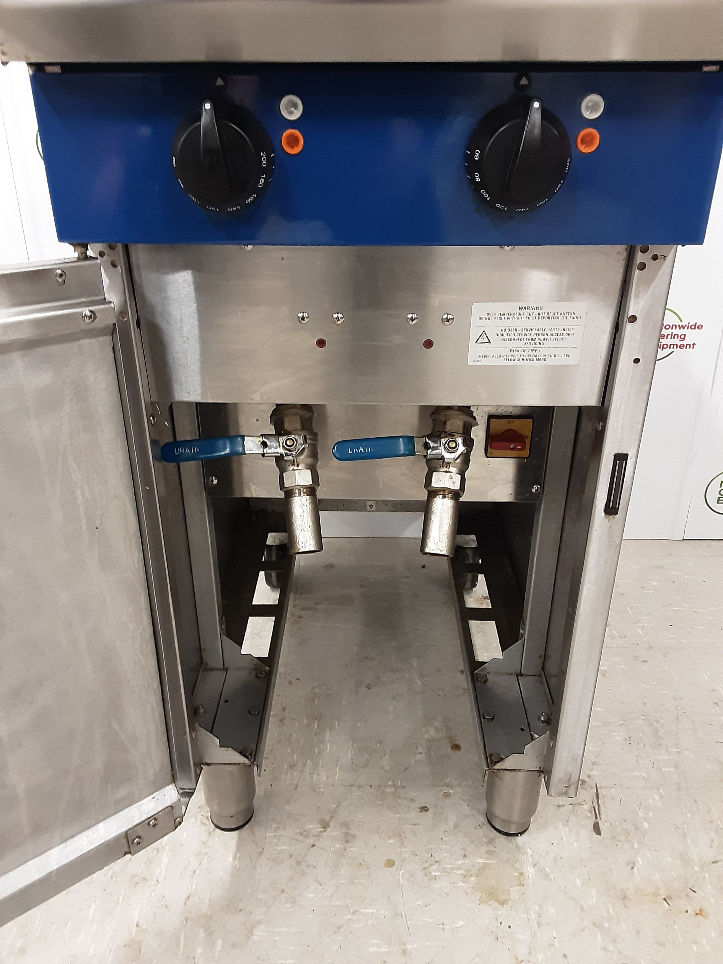 Blueseal Twin Tank Electric Fryer, Model- E44 (NCE6123) — image 6