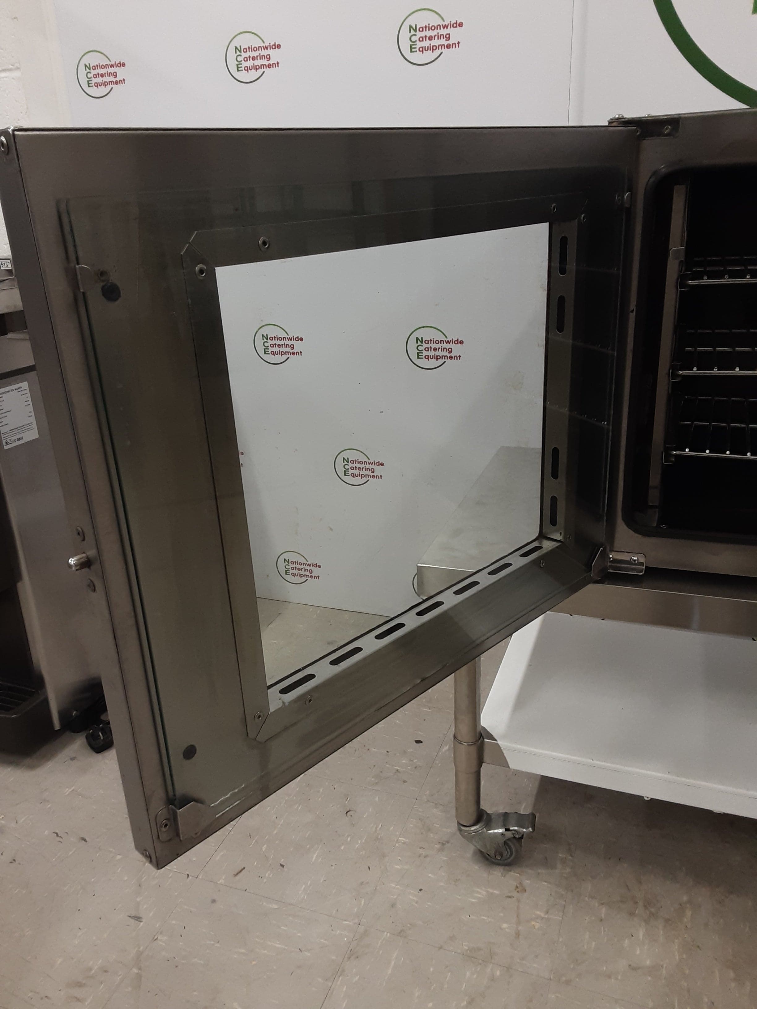 Lincat Tabletop 13amp Electric Convection Oven, Model-EC08 (NCE6124) — image 4