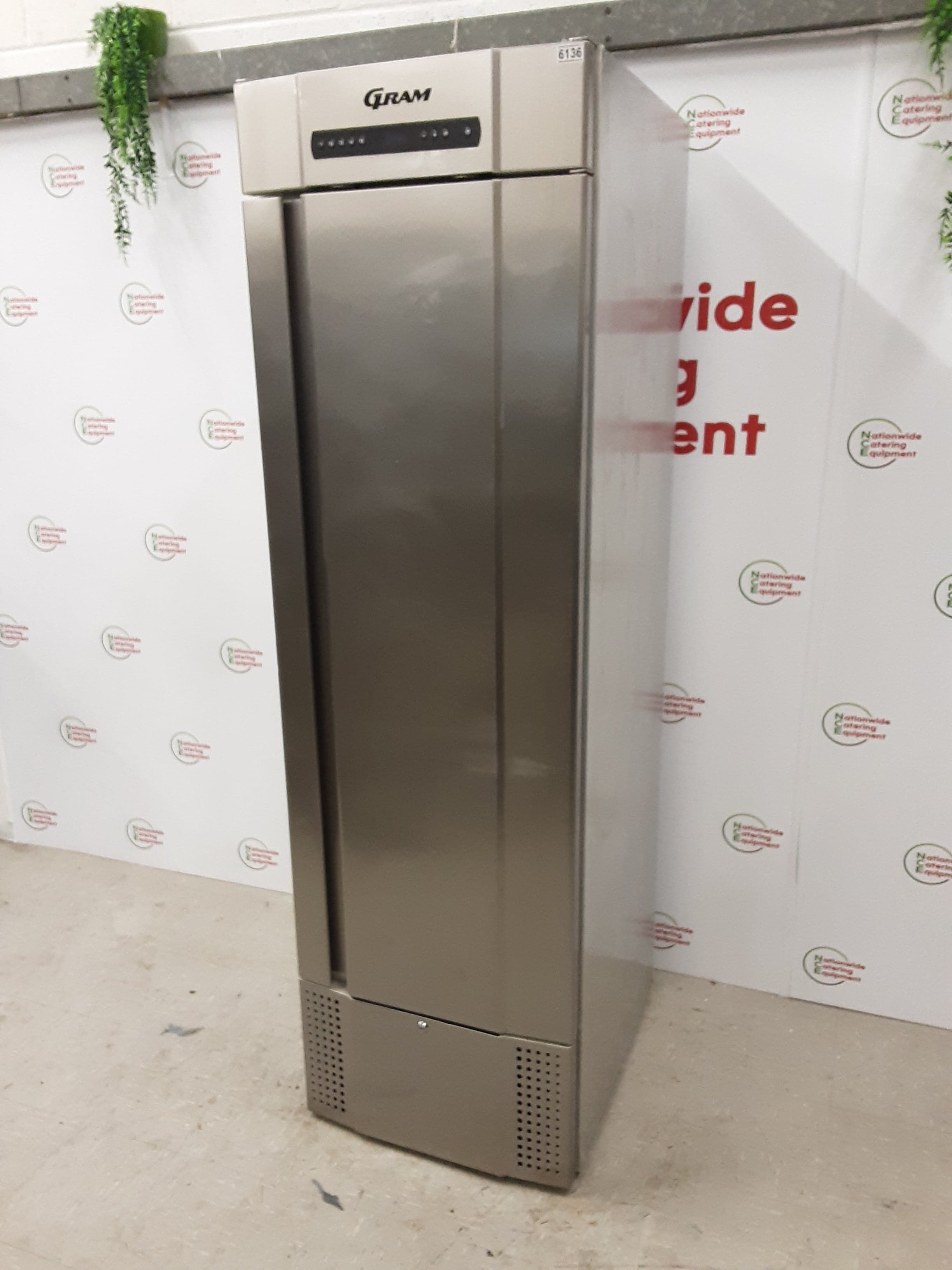 Gram Single Upright Fridge, 425L Capacity, Model- Midi425 (NCE6136) — image 2