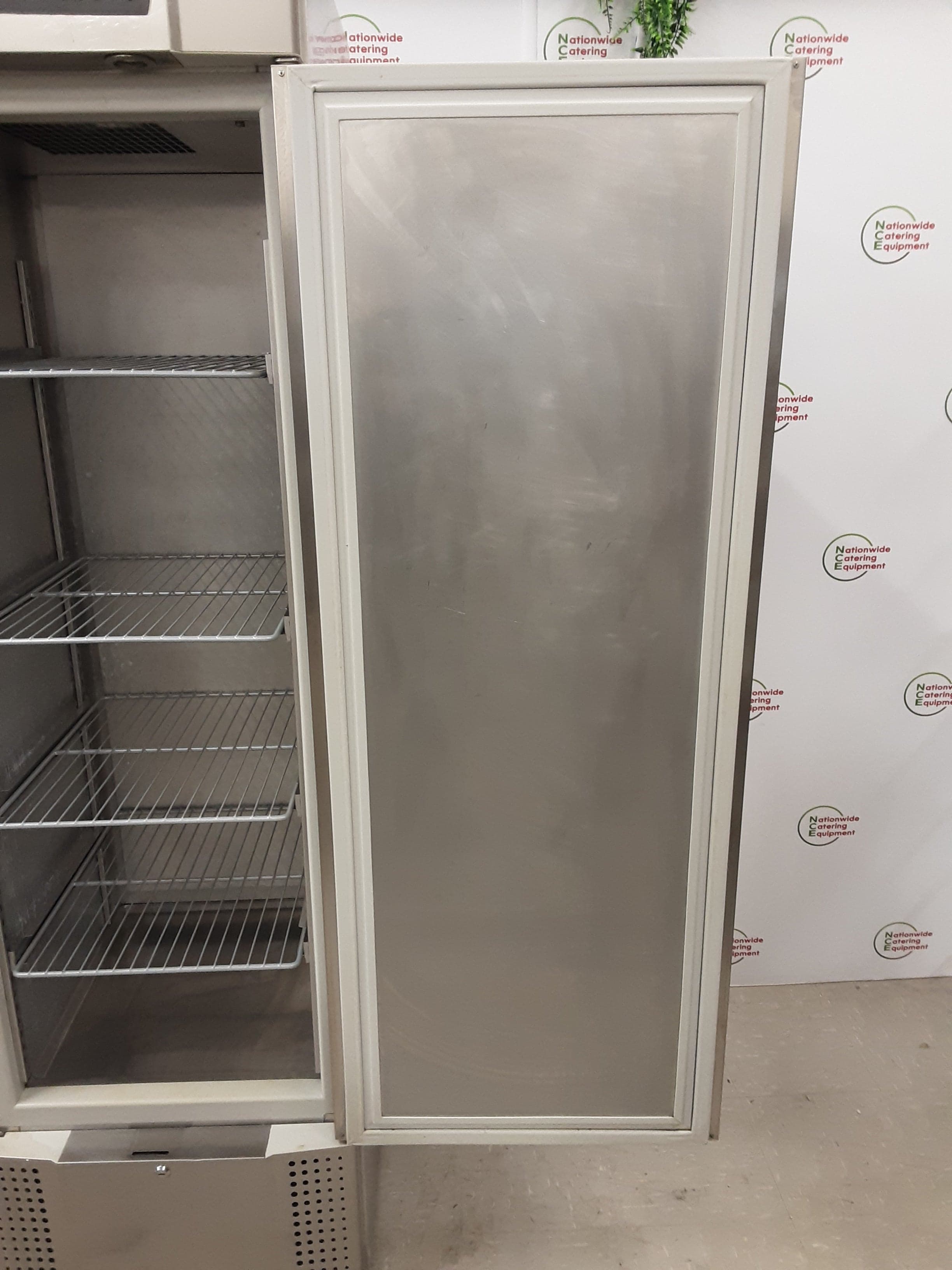 Gram Single Upright Fridge, 425L Capacity, Model- Midi425 (NCE6136) — image 5