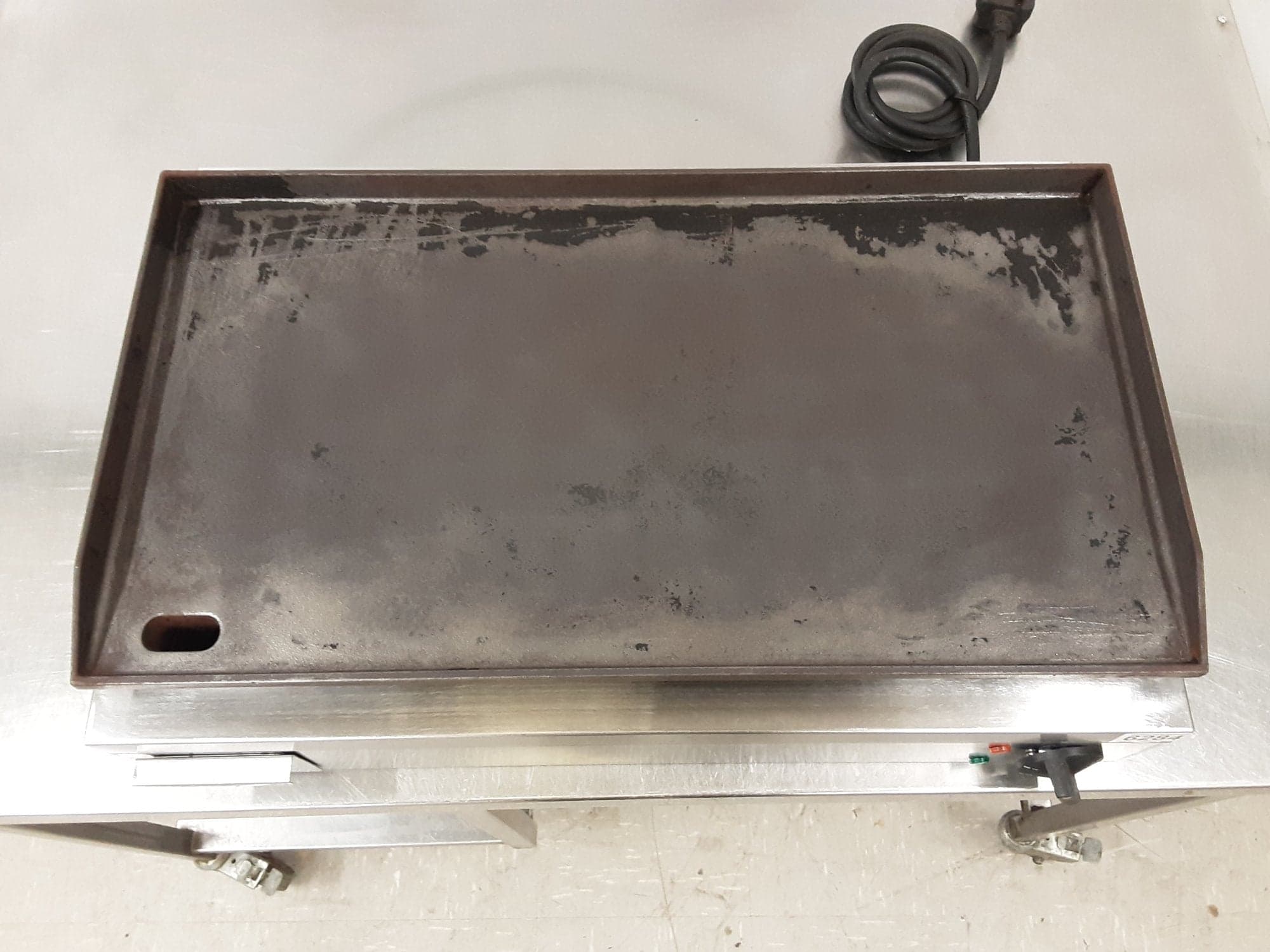 Lincat Tabletop Electric Griddle - 13Amp (NCE6284) — image 4