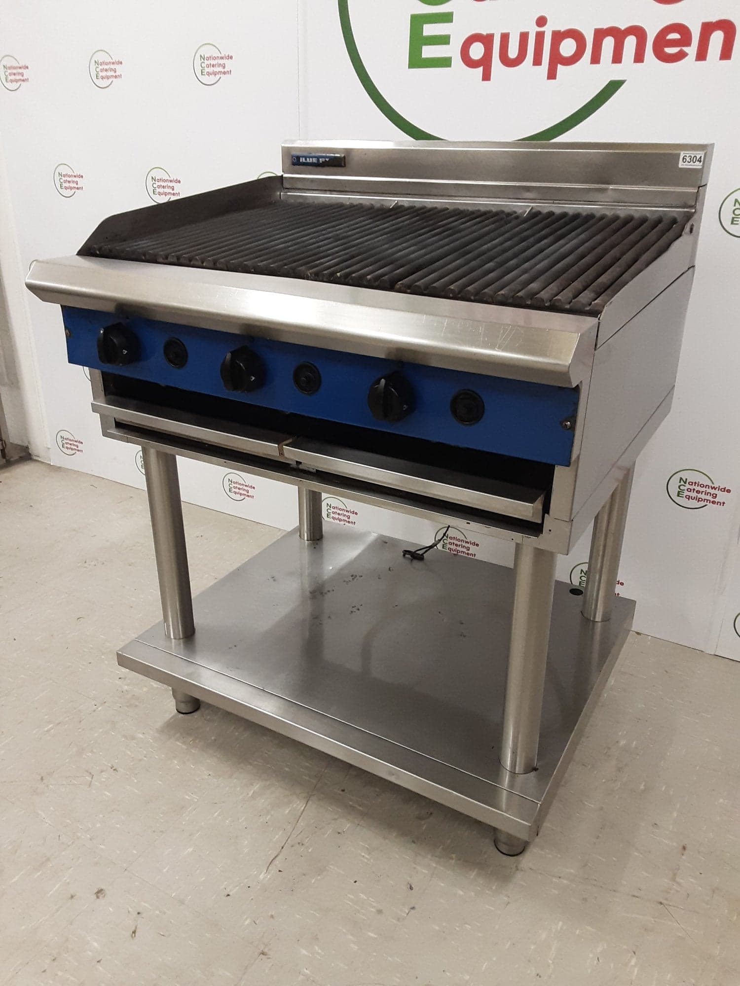 Blueseal 90cm/Three Burner Natural Gas Char-Grill, Model- G596/LS (NCE6304) — image 3