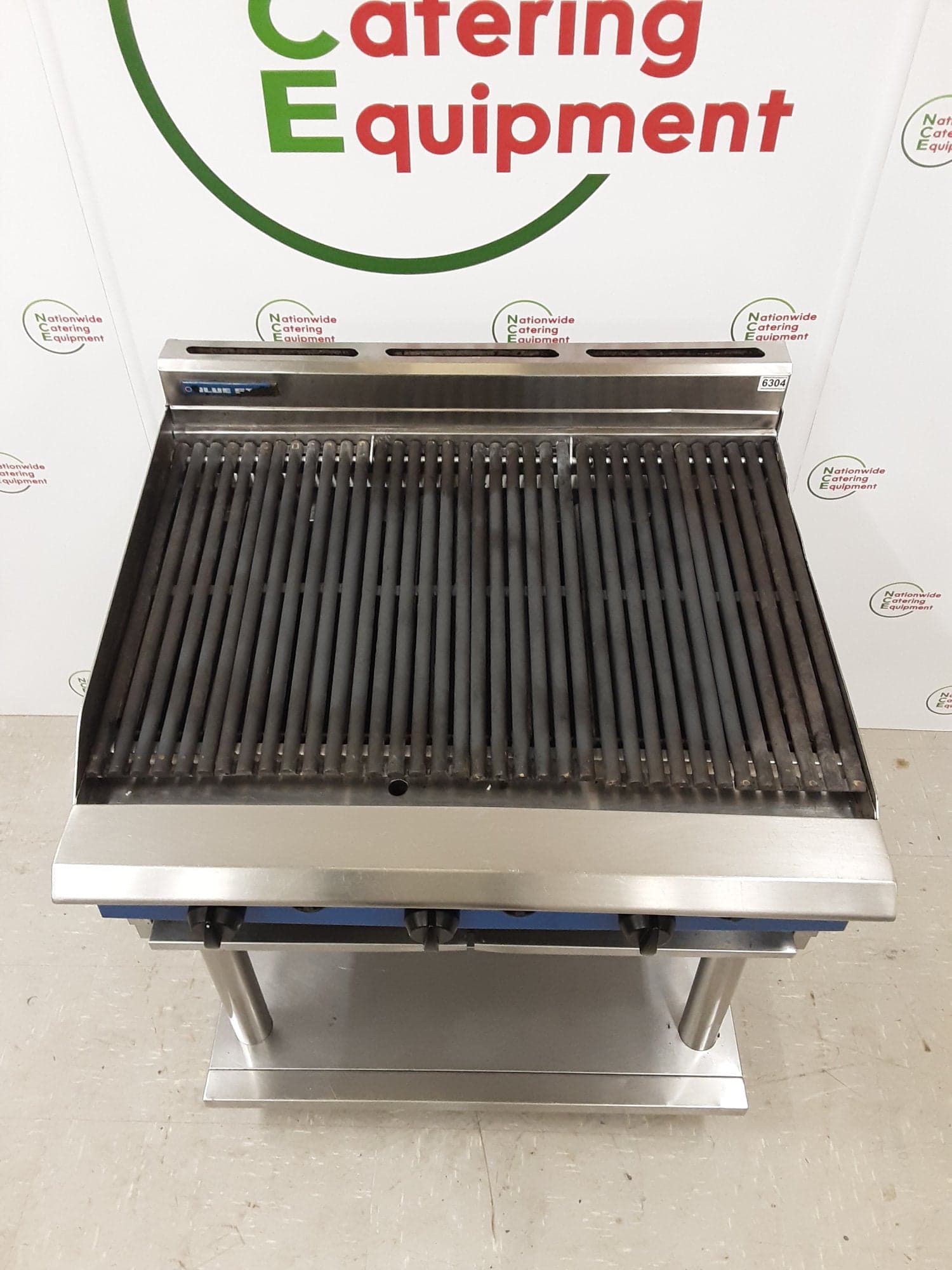 Blueseal 90cm/Three Burner Natural Gas Char-Grill, Model- G596/LS (NCE6304) — image 4