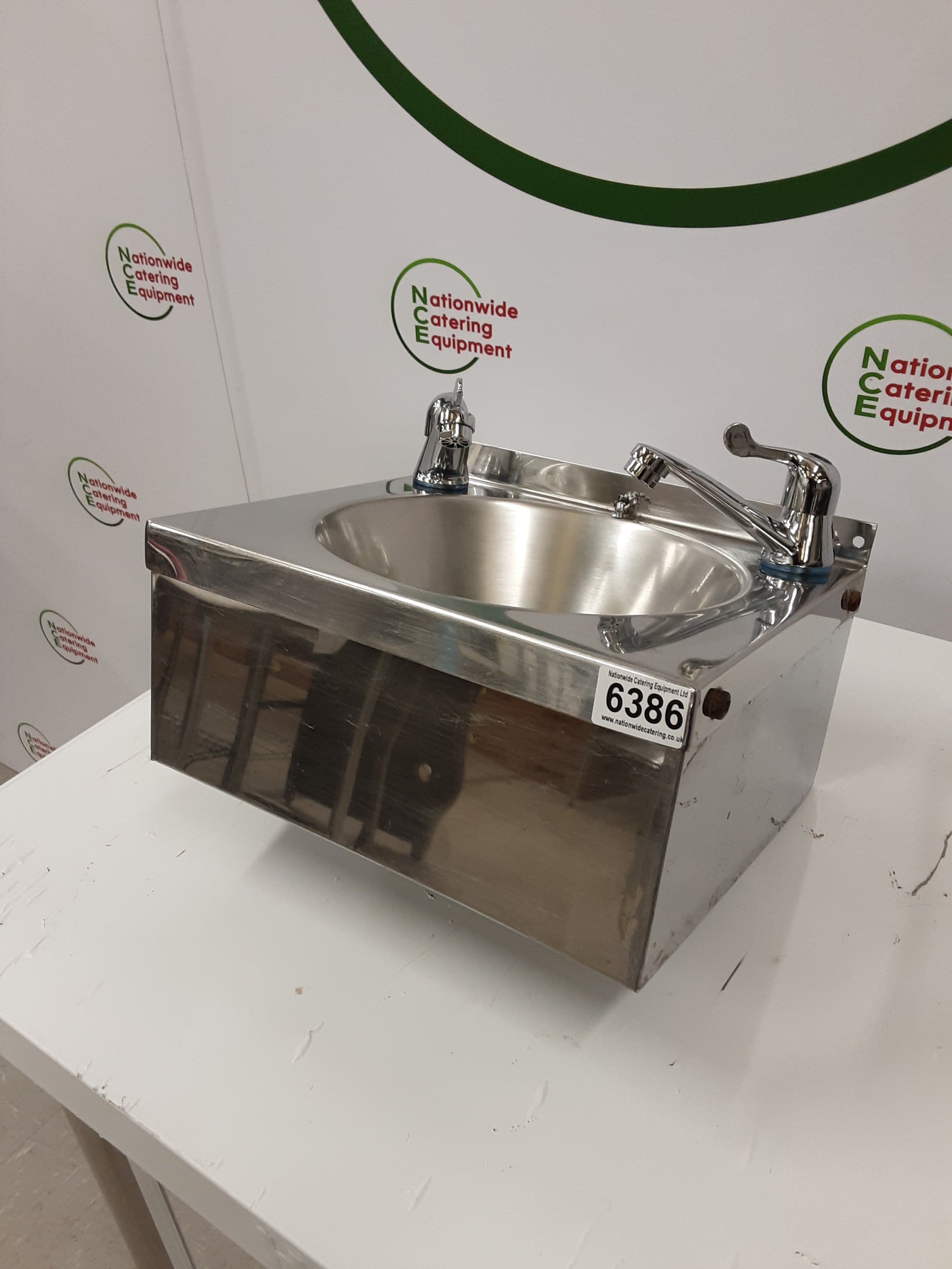 Stainless Steel Wash Hand Basin With New Lever Taps — image 3