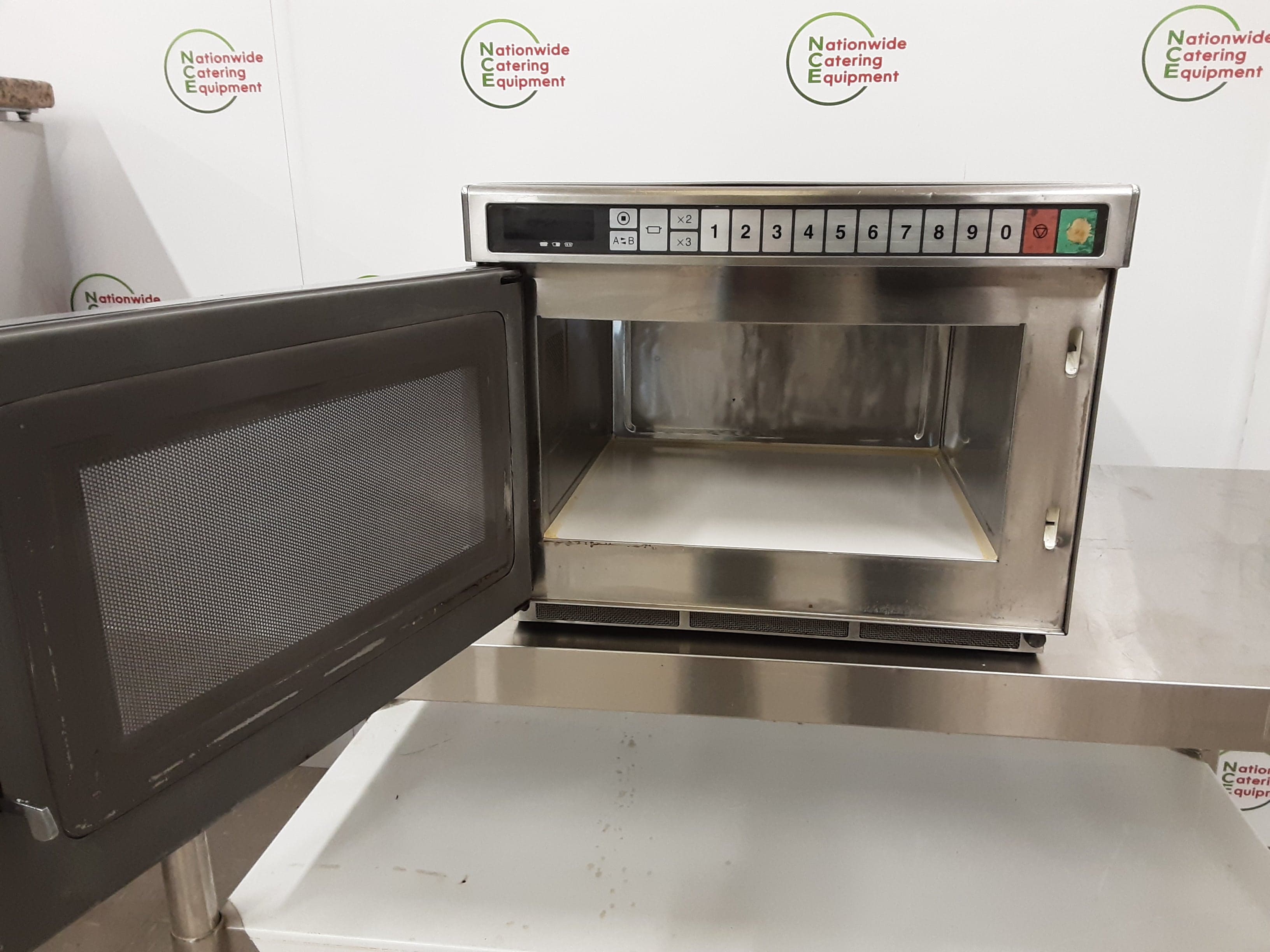 Panasonic 1800w Microwave — image 5