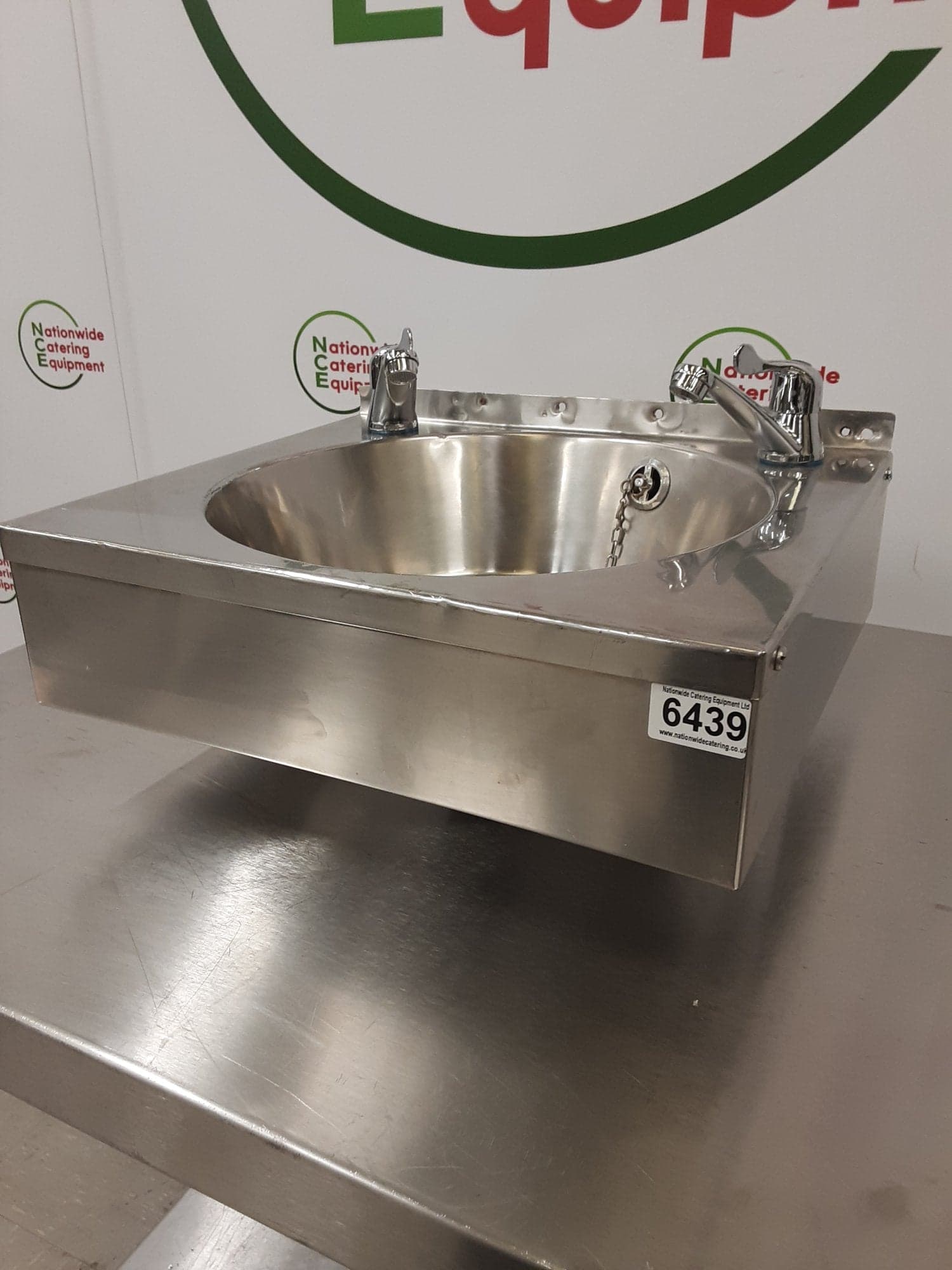 Stainless Steel Large Hand Wash Basin With New Lever Taps — image 3