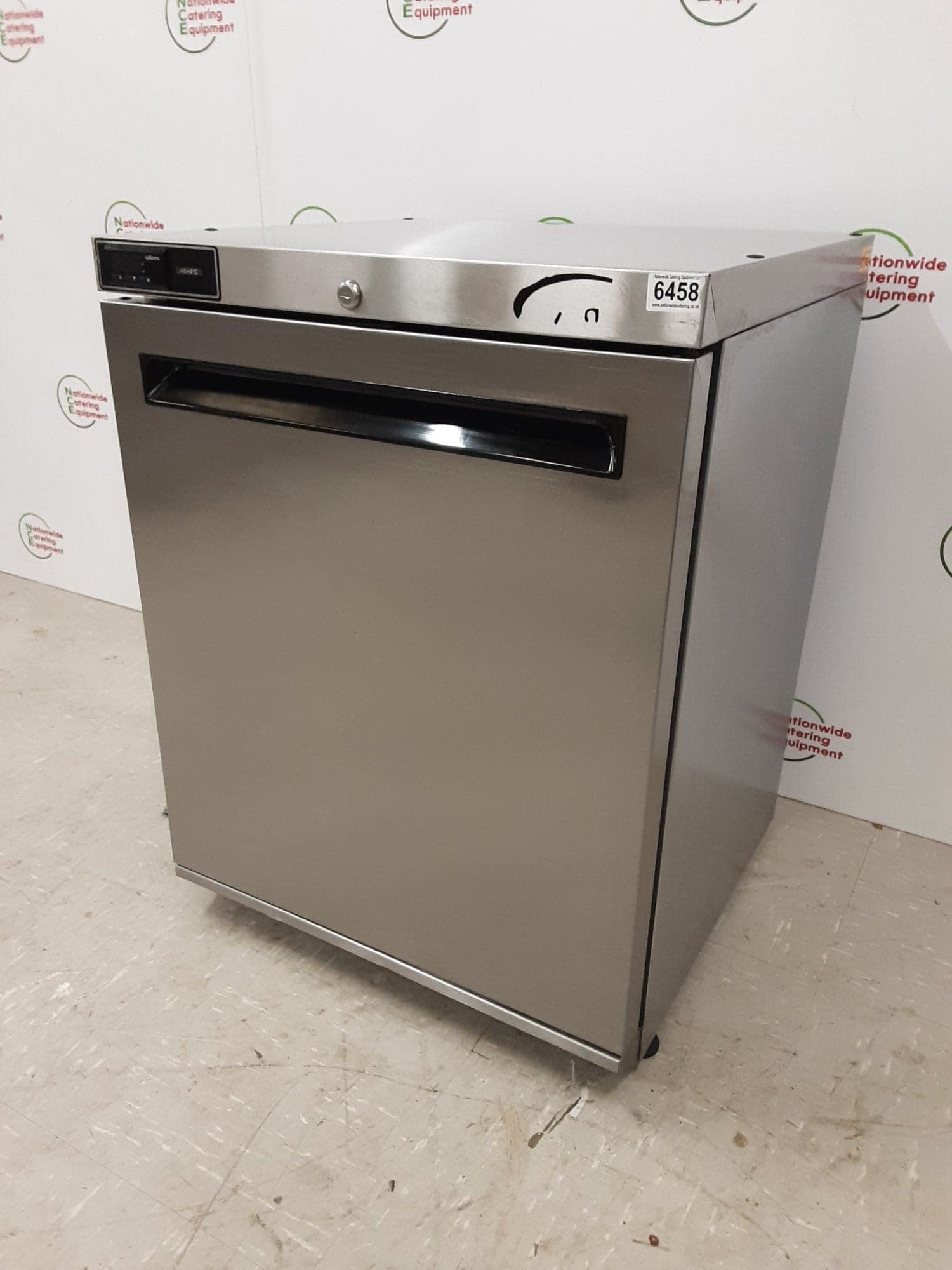 Williams Undercounter Fridge, Model- HA135 — image 3