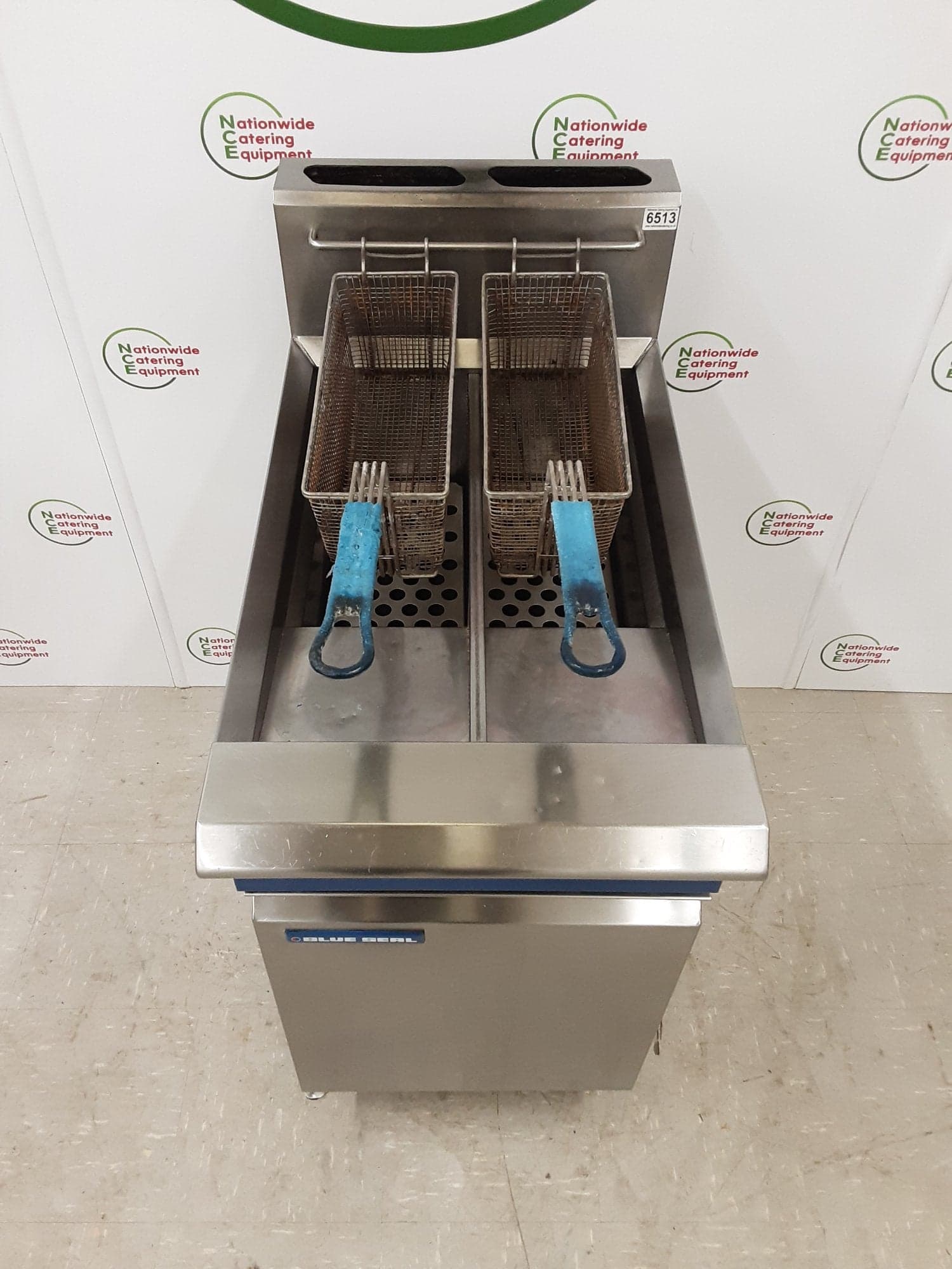 Blueseal Twin Tank Natural Gas Fryer, Model- GT46 — image 2