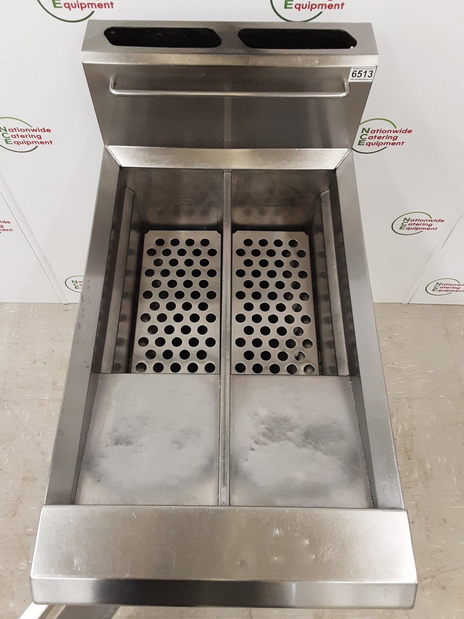 Blueseal Twin Tank Natural Gas Fryer, Model- GT46 — image 6