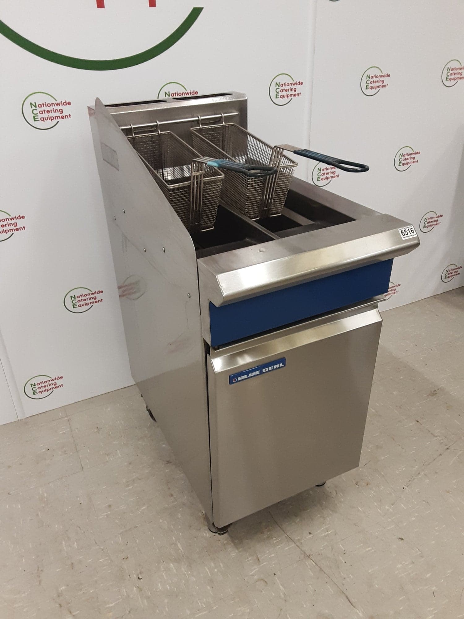 Blueseal Twin Tank Natural Gas Twin Tank Fryer, Model- GT46 — image 3