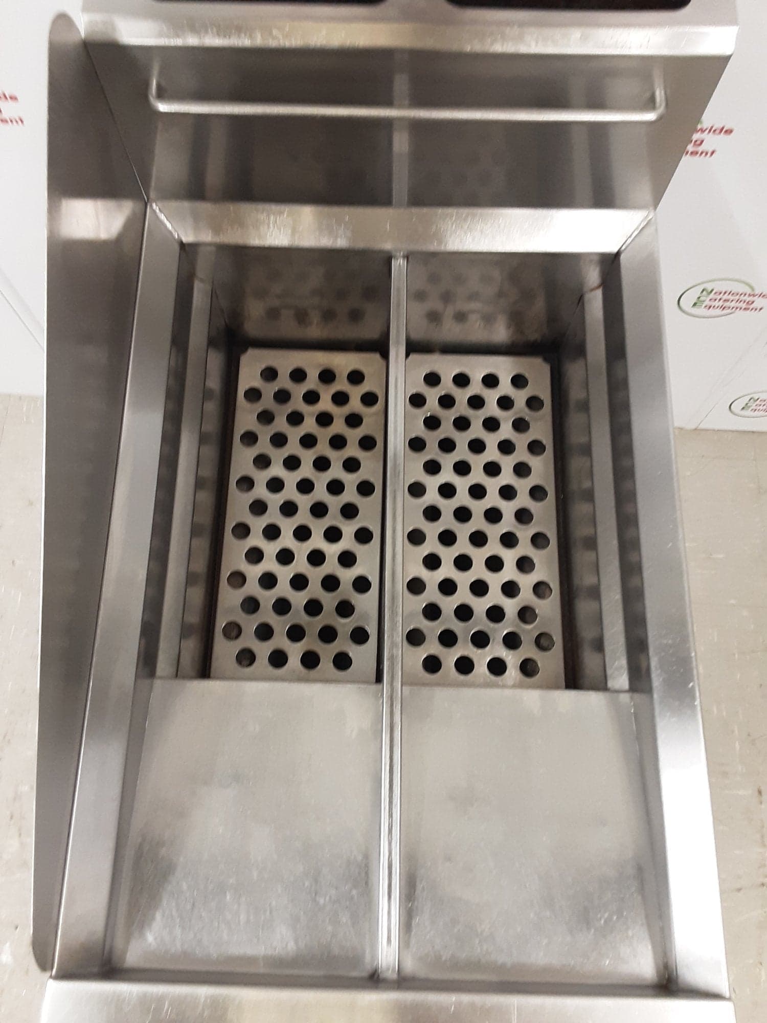 Blueseal Twin Tank Natural Gas Twin Tank Fryer, Model- GT46 — image 5