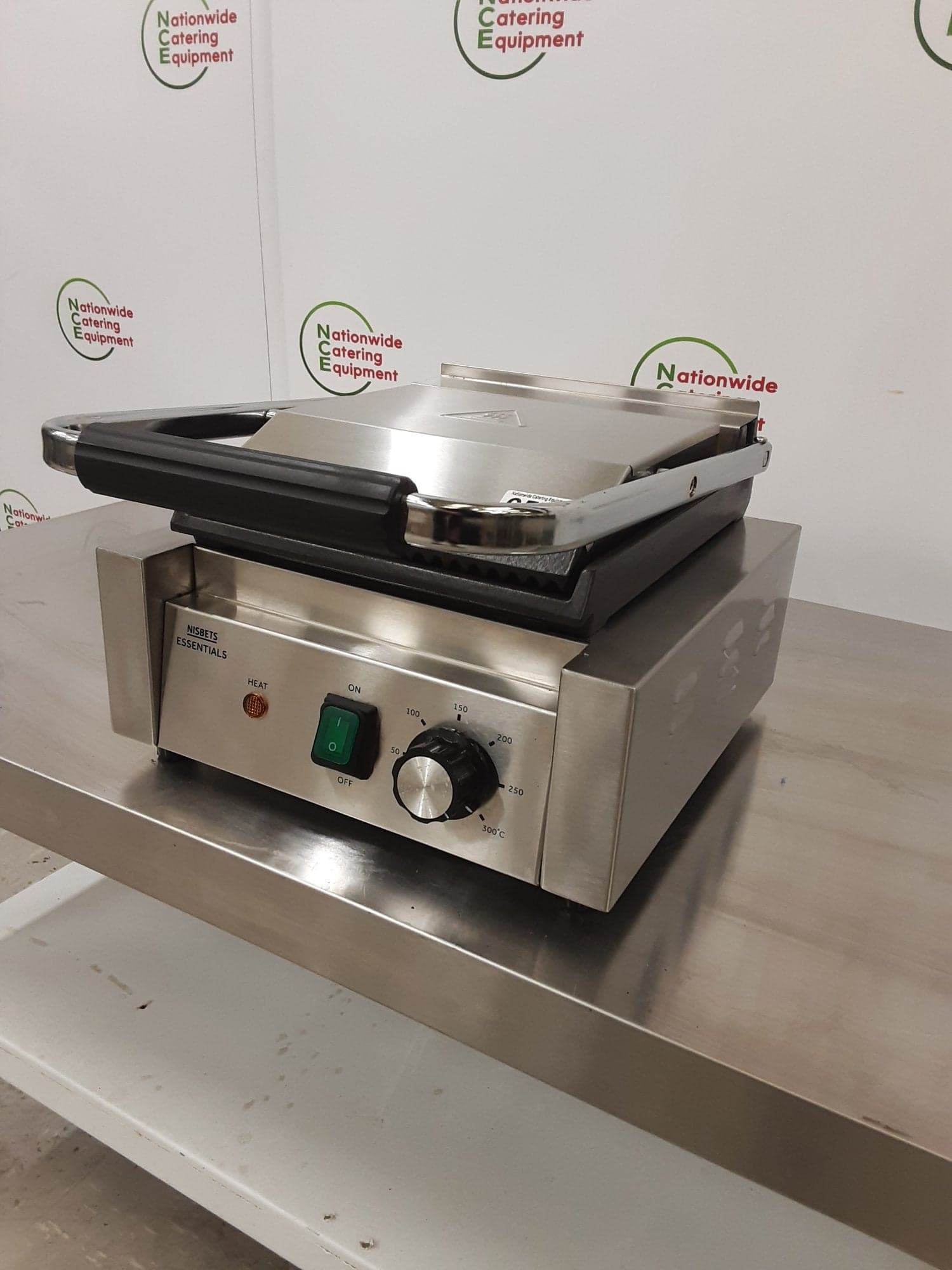 Nisbets Essentials Single Panini Machine/Contact Grill, Model- DA396 — image 3