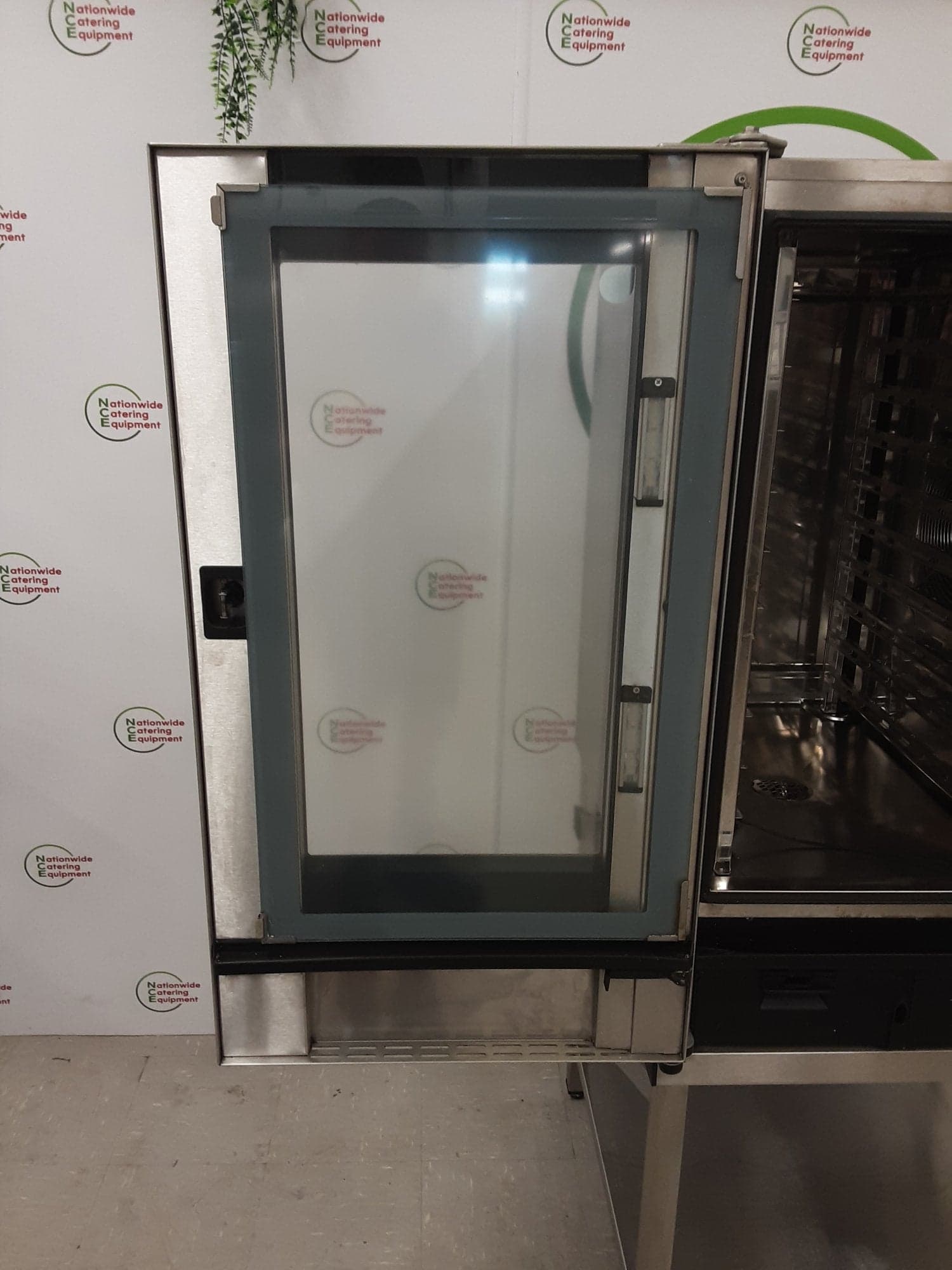 Falcon Lainox Naboo Ten Grid Electric Combi Oven On Stand, Model- NAE101BS — image 4