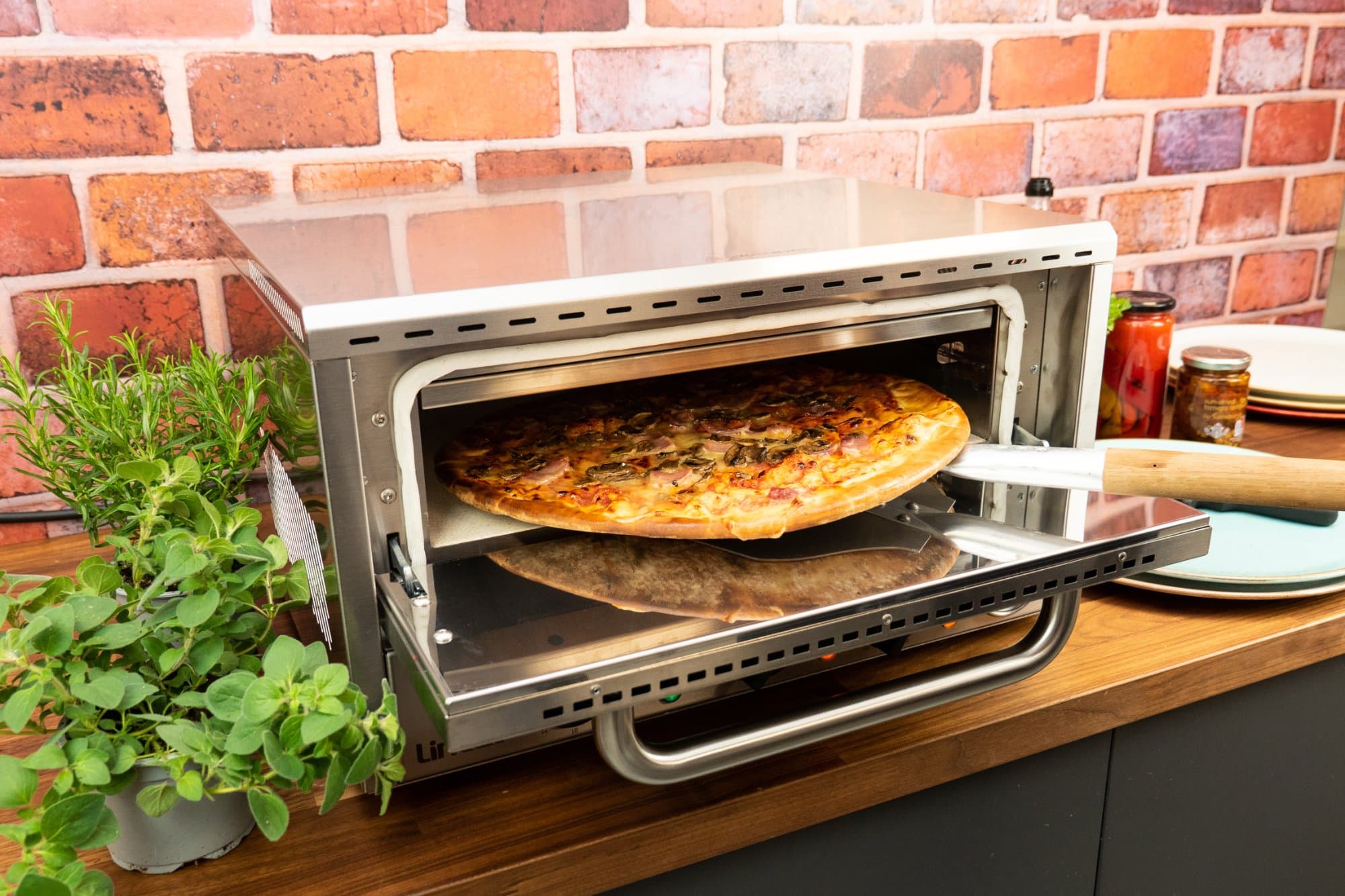 Lincat Lynx 400 Tabletop Single Deck Pizza Oven, Silver, 13amp, Model- LDPO/S — image 5