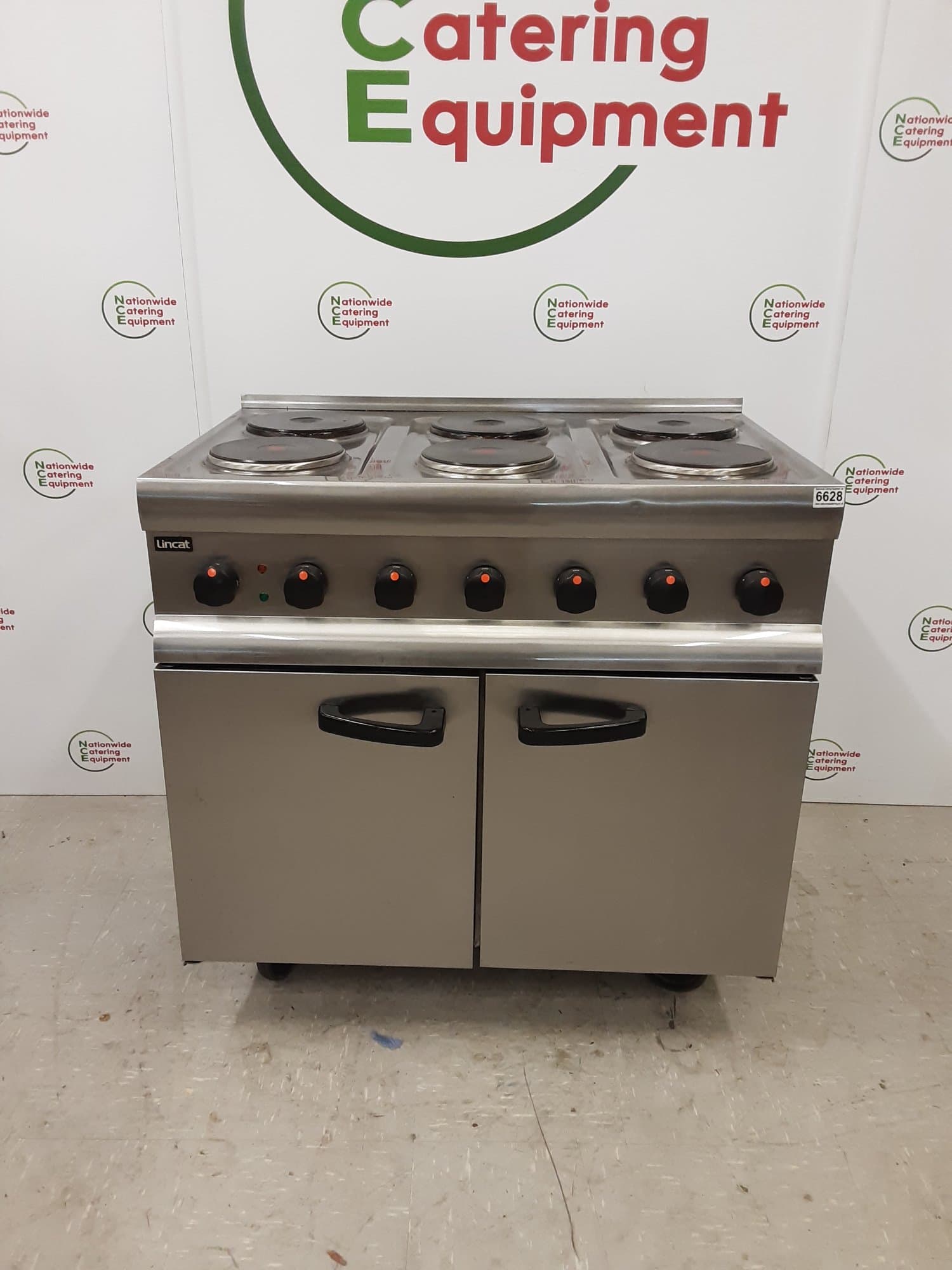 Lincat Silverlink Electric Six Burner Stove & Oven, Model- ESLR9C — image 1